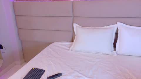 anabelleray online show from October 7, 7:10 pm