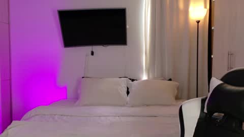 ANABEL WOLF  online show from September 27, 4:49 pm