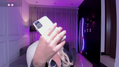 Anahi Curlie online show from January 23, 7:22 am