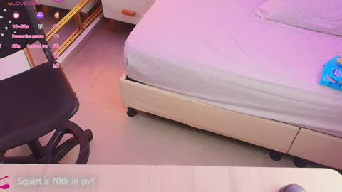 Anahi  online show from November 4, 8:10 pm