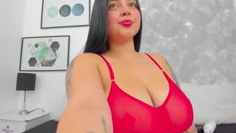 Anahii  online show from February 25, 9:26 pm