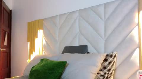 Anaise  online show from September 25, 11:50 am