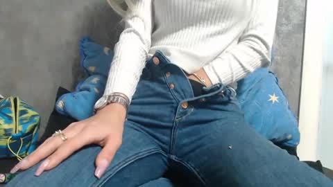 Snapshot of analove200 chatting on February 5, 4:03 pm analove200 online show from February 5, 4:03 pm