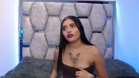 analymilles online show from October 21, 8:01 pm