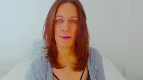 anapereira12 online show from March 16, 5:28 pm