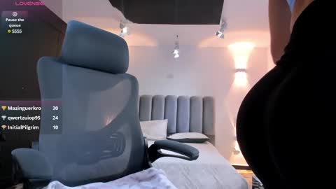 ana online show from February 21, 10:15 pm