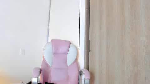 Snapshot of anastaciablake chatting on February 26, 10:05 am Anastacia online show from February 26, 10:05 am
