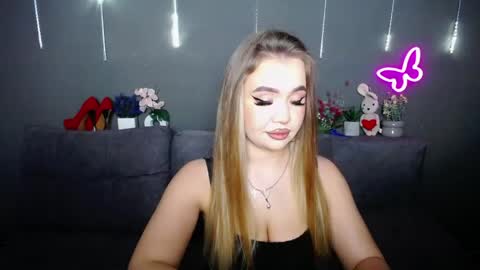 anastacyyellig online show from April 16, 8:31 pm