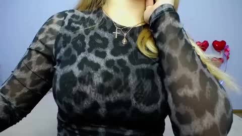 anastacyyellig online show from February 4, 3:33 am