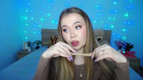 anastacyyellig online show from January 30, 5:39 pm
