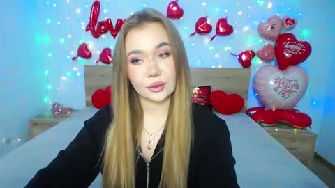 anastacyyellig online show from February 7, 8:31 pm