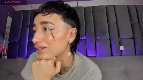   online show from January 10, 10:15 pm