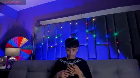   online show from January 4, 4:54 pm