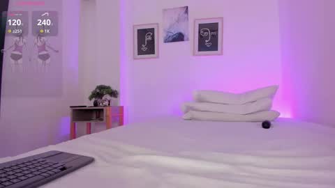 Ana online show from February 24, 8:34 pm