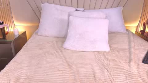 Mia online show from January 15, 12:47 pm