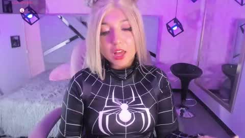 Ana online show from October 31, 9:26 pm