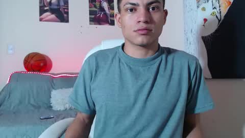 andre_stone22 online show from January 18, 11:55 pm