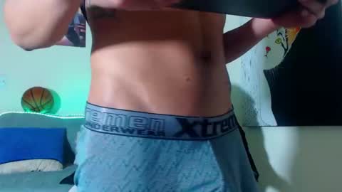 andre_stone22 online show from January 24, 2:39 am