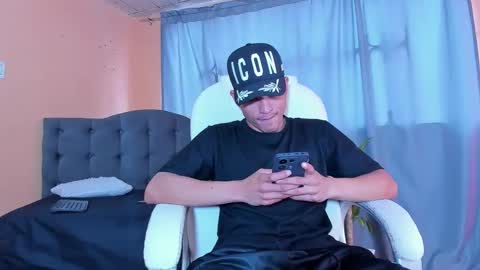 andre_stone22 online show from January 6, 1:41 pm