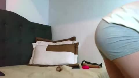 andre_stone22 online show from October 2, 4:55 am