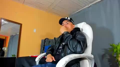 andre_stone22 online show from December 25, 3:50 am