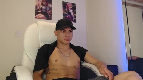 andre_stone22 online show from December 21, 2:19 am