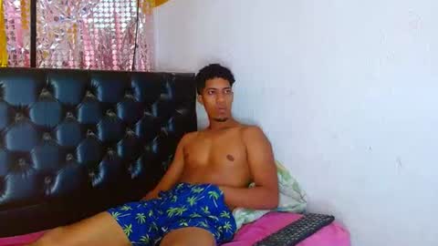 andrea andres couplehot online show from May 1, 3:00 am