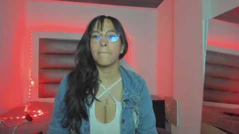 andrea_brunette_ online show from November 1, 2:05 pm