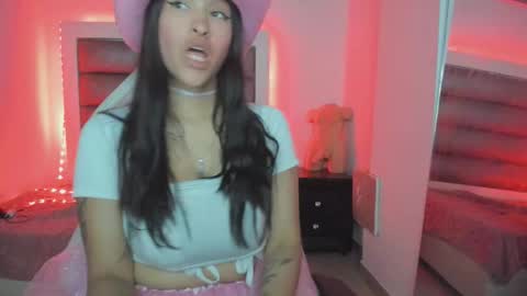 andrea_brunette_ online show from October 31, 12:49 pm