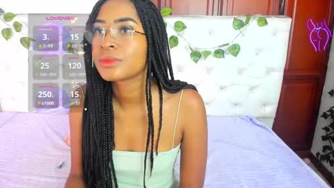 Naomi Andrea Daviss online show from September 17, 12:08 pm