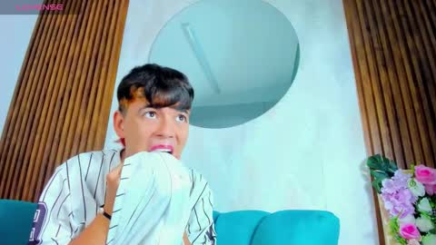 andree_kamado online show from September 22, 3:32 am