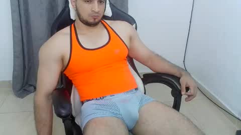 andres180950734 online show from November 17, 10:34 pm