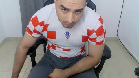 andres180950734 online show from October 2, 10:14 am