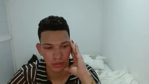 andres200329 online show from May 15, 5:09 pm