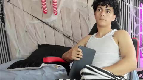 andres_cream online show from October 31, 5:57 pm