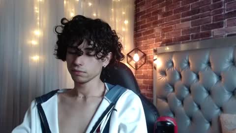 andres_ocasio online show from March 8, 4:06 pm