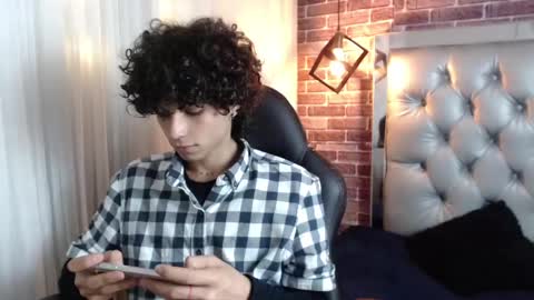 andres_ocasio online show from March 12, 4:02 pm