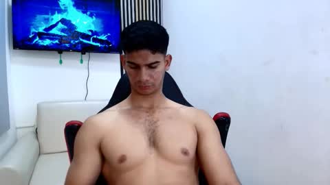 andres_stud online show from March 2, 7:15 am