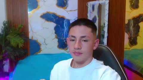 andres_tay online show from April 17, 2:25 am