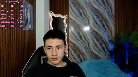 andres_tay online show from April 15, 8:09 pm