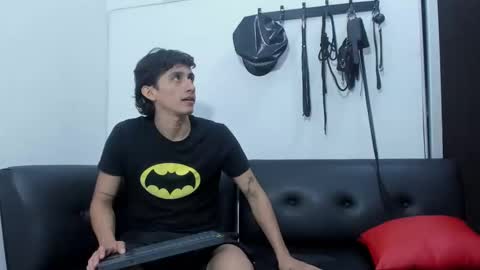 Snapshot of andretiiandcamila chatting on September 26, 3:25 am andretiiandcamila online show from September 26, 3:25 am
