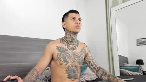 andrew_sanders69 online show from December 19, 3:35 am