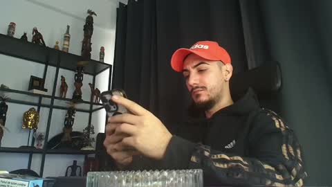 Snapshot of andrewbanner chatting on February 5, 12:49 pm MasterRomania online show from February 5, 12:49 pm