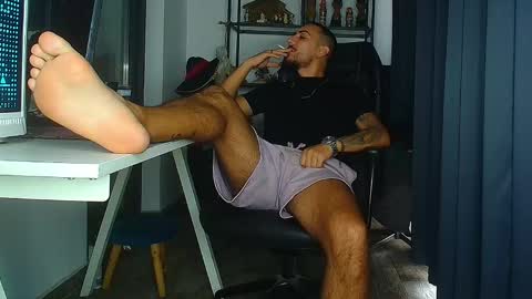 Snapshot of andrewbanner chatting on September 9, 5:07 am MasterRomania online show from September 9, 5:07 am