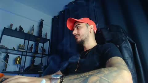 Snapshot of andrewbanner chatting on February 11, 5:16 am MasterRomania online show from February 11, 5:16 am