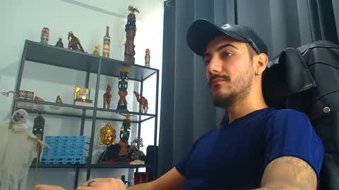 Snapshot of andrewbanner chatting on February 21, 9:34 am MasterRomania online show from February 21, 9:34 am