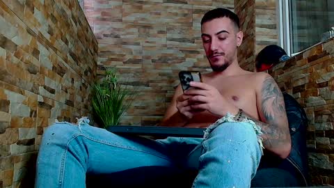 Snapshot of andrewbanner chatting on February 2, 7:41 am MasterRomania online show from February 2, 7:41 am