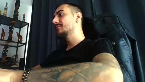 Snapshot of andrewbanner chatting on February 10, 2:16 pm MasterRomania online show from February 10, 2:16 pm