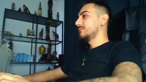 Snapshot of andrewbanner chatting on February 27, 5:29 am MasterRomania online show from February 27, 5:29 am