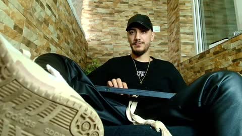 Snapshot of andrewbanner chatting on January 22, 10:40 am MasterRomania online show from January 22, 10:40 am